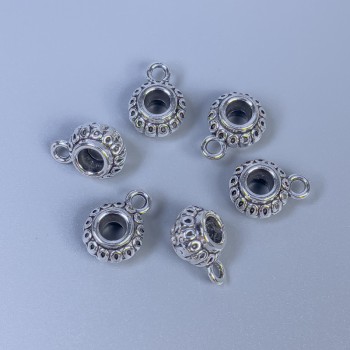إكسسوار بايل لون المعدن فضي، أبعاد 11×8×6mm+- ثقوب، قطر 3,5mm+-، قطر 2mm+- تعبئة 20g (~ 18 قطعة)
